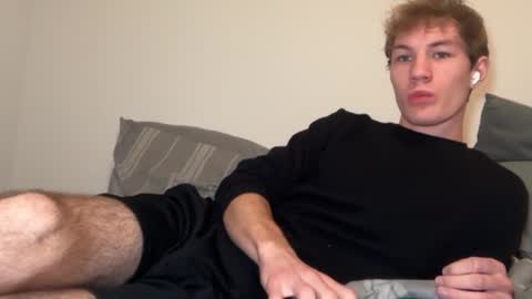 Snapshot of oliver_beck chatting on 01.11.25 Oliver Beck online show from 01.11.25