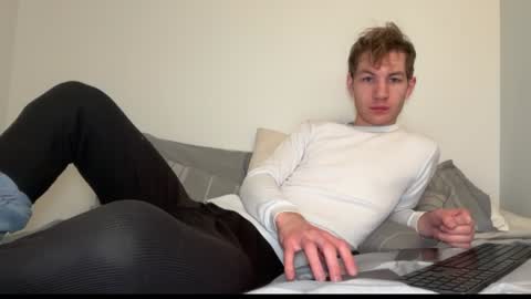 Snapshot of oliver_beck chatting on 02.05.25 Oliver Beck online show from 02.05.25