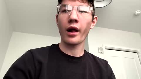 Snapshot of oliver_beck chatting on 11.11.25 Oliver Beck online show from 11.11.25