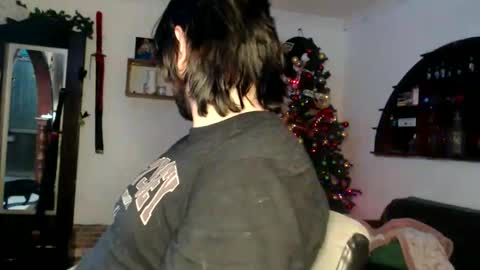 oliver_laid_2023 online show from 12.15.25