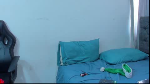 Snapshot of oliver_smith_2 chatting on 12.24.24 oliver_smith_2 online show from 12.24.24