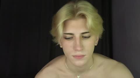 Snapshot of oliver_star_boy chatting on 05.09.26 oliver online show from 05.09.26