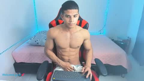 Snapshot of oliver_thompsson chatting on 05.14.26 oliver thompsson online show from 05.14.26