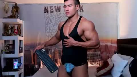 oliver_tommy online show from 10.05.25