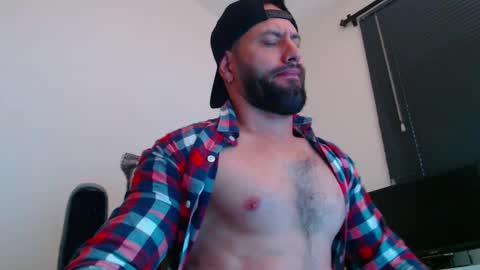 Snapshot of oliverdrew1 chatting on 02.25.26 oliver online show from 02.25.26