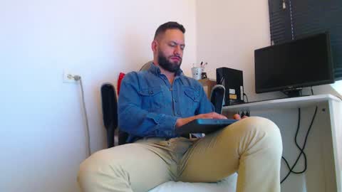 Snapshot of oliverdrew1 chatting on 02.27.26 oliver online show from 02.27.26