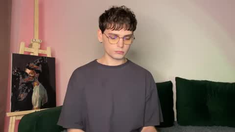 Snapshot of oliverlawrence chatting on 06.03.26 oliverlawrence online show from 06.03.26