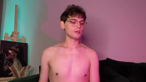Snapshot of oliverlawrence chatting on 07.19.26 oliverlawrence online show from 07.19.26