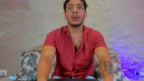 Snapshot of oliverwyse chatting on 06.24.26 Oliver online show from 06.24.26