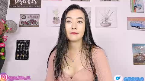 Snapshot of olivia22love chatting on 10.16.25 ..................................... 500 am- 1200 pm GMT-5 online show from 10.16.25