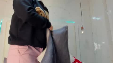  olivia  online show from 10.05.25