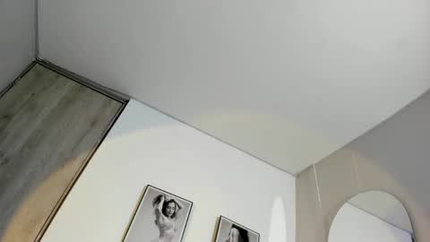 Olivia Collins online show from 04.30.26