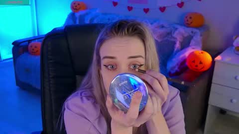 olivia_daze online show from 11.03.25