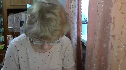 Olivia Mia online show from 04.01.26