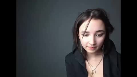 Olivia online show from 03.04.25