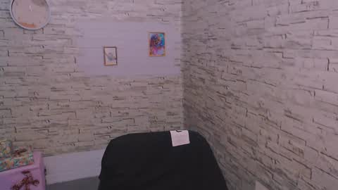 Snapshot of olivia_red_ chatting on 12.14.24 Olivia online show from 12.14.24