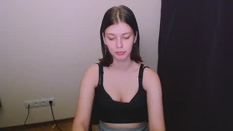 Snapshot of olivia_red_ chatting on 01.10.25 Olivia online show from 01.10.25