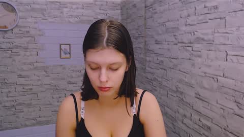 Snapshot of olivia_red_ chatting on 01.25.25 Olivia online show from 01.25.25