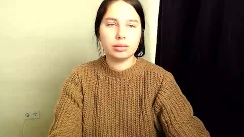 Snapshot of olivia_red_ chatting on 10.20.25 Olivia online show from 10.20.25