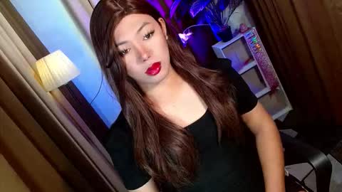 Miss OLIVIA online show from 11.14.25