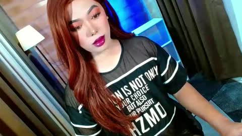 Snapshot of olivia_the_temptress27 chatting on 04.17.26 Miss OLIVIA online show from 04.17.26