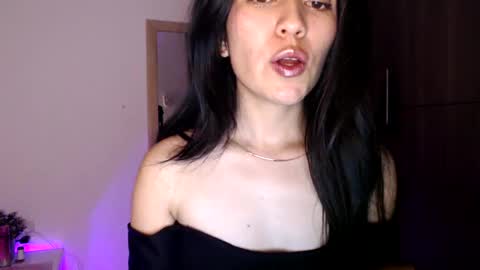 oliviaaa__ online show from 12.14.24