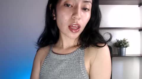 oliviaaa__ online show from 10.05.25