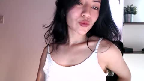 oliviaaa__ online show from 11.13.25
