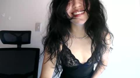 oliviaaa__ online show from 02.08.26