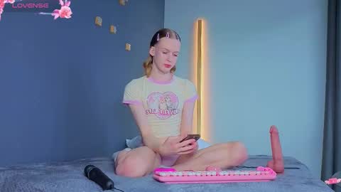 oliviaapink online show from 10.26.25