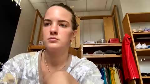 oliviaaraee online show from 03.07.26