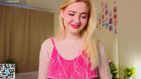 Olivia online show from 11.08.25