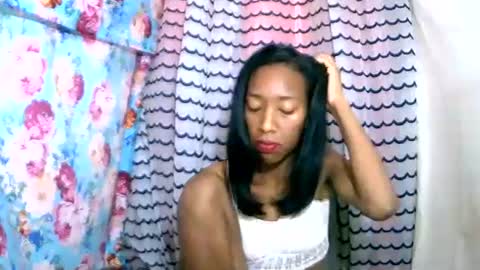 Snapshot of oliviah27 chatting on 10.17.25 oliviah27 online show from 10.17.25