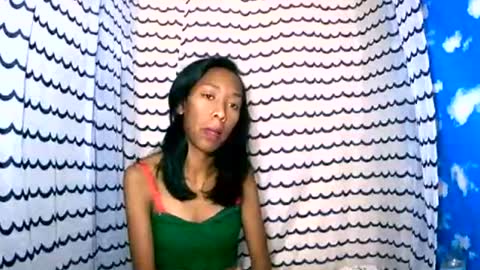 Snapshot of oliviah27 chatting on 10.21.25 oliviah27 online show from 10.21.25