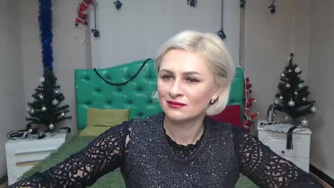 Snapshot of oliviahorst chatting on 12.19.24 OliviaHorst online show from 12.19.24