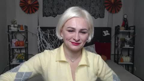 Snapshot of oliviahorst chatting on 10.23.25 OliviaHorst online show from 10.23.25