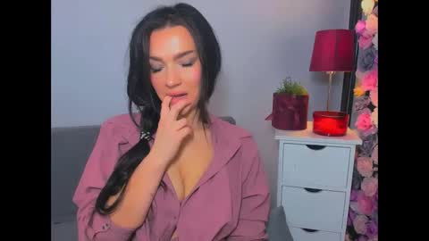 OliviaWomen online show from 11.07.25