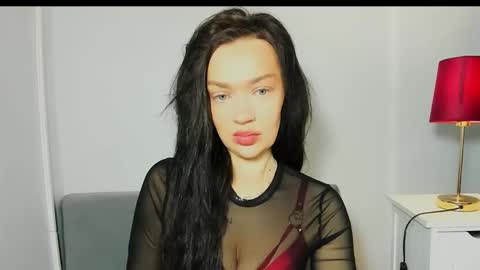 OliviaWomen online show from 02.04.26