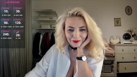 ollalla7 online show from 11.11.25