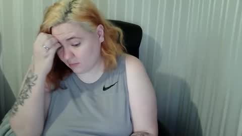 Snapshot of olyaandnetty chatting on 12.22.25 OlyaAndNetty online show from 12.22.25