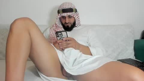 Snapshot of omar_xoxo chatting on 07.17.26 Omar online show from 07.17.26