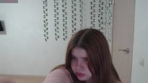 Snapshot of omellyoo chatting on 06.15.26 MellY online show from 06.15.26