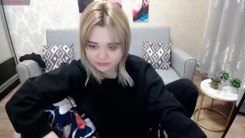 Snapshot of omg_itsperfect chatting on 10.07.25 Fina online show from 10.07.25