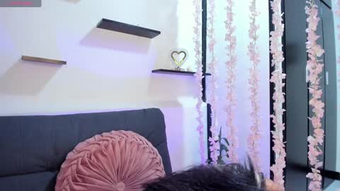 Violette online show from 01.27.25