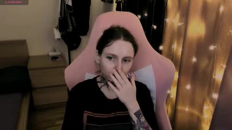 on_yxxx online show from 10.18.25