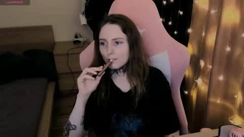 on_yxxx online show from 10.19.25