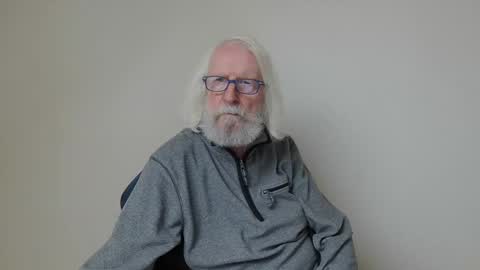 Snapshot of onanister chatting on 01.02.25 Somewhere over the rainbow online show from 01.02.25