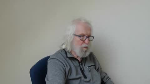 Snapshot of onanister chatting on 01.03.25 Somewhere over the rainbow online show from 01.03.25