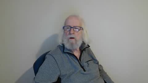 Snapshot of onanister chatting on 01.05.25 Somewhere over the rainbow online show from 01.05.25