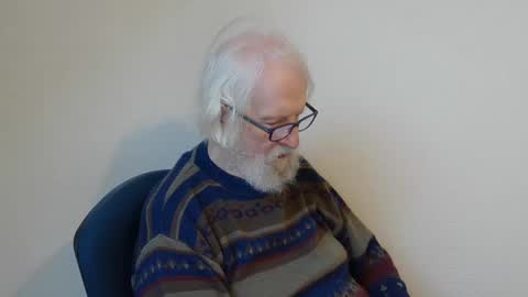 Snapshot of onanister chatting on 01.11.25 Somewhere over the rainbow online show from 01.11.25